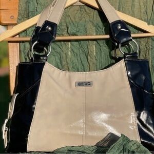 Kenneth Cole Reaction Handbag/ purse. Black.